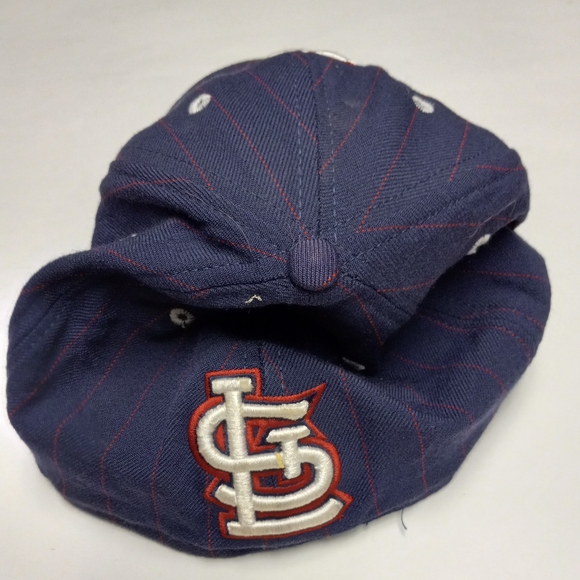 Men's  New Era St. Louis Cardinals Fitted Cap. - Picture 3 of 4